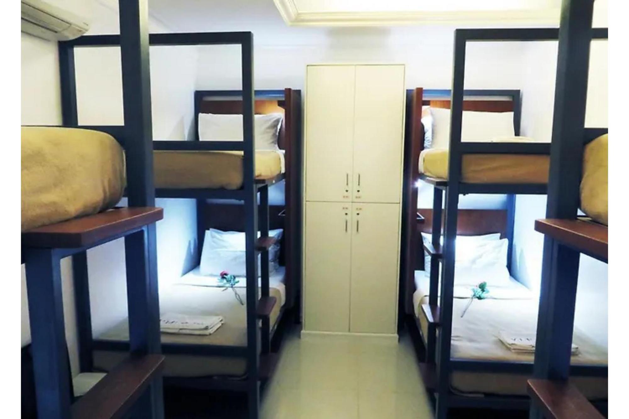 Townhouse Oak Vip Suites, Near Pnr Pasay Evangelista, Makati Manila Makati City Exterior photo