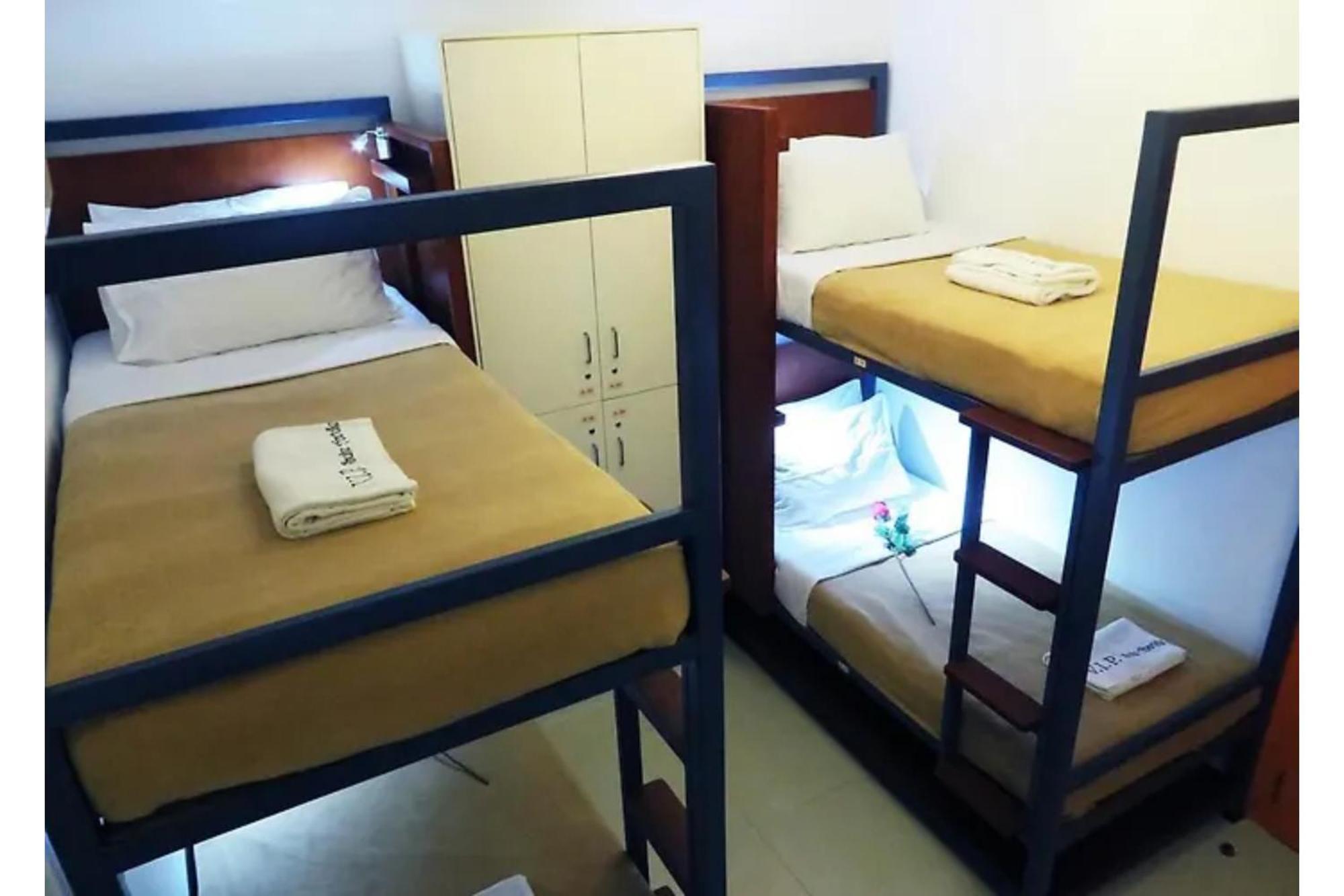 Townhouse Oak Vip Suites, Near Pnr Pasay Evangelista, Makati Manila Makati City Exterior photo