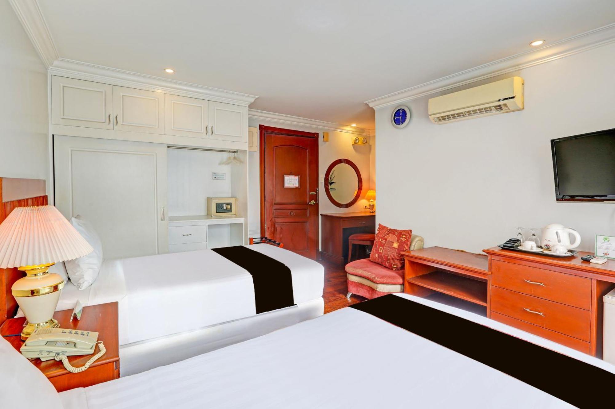 Townhouse Oak Vip Suites, Near Pnr Pasay Evangelista, Makati Manila Makati City Exterior photo